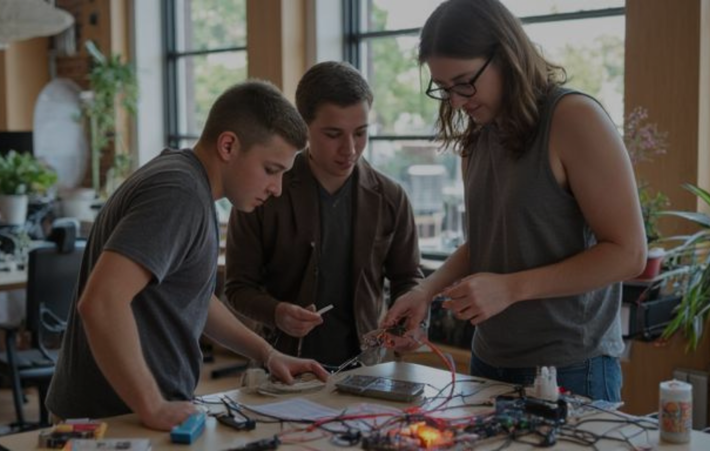 Taller: Acceleròmetre i detector de tremolors